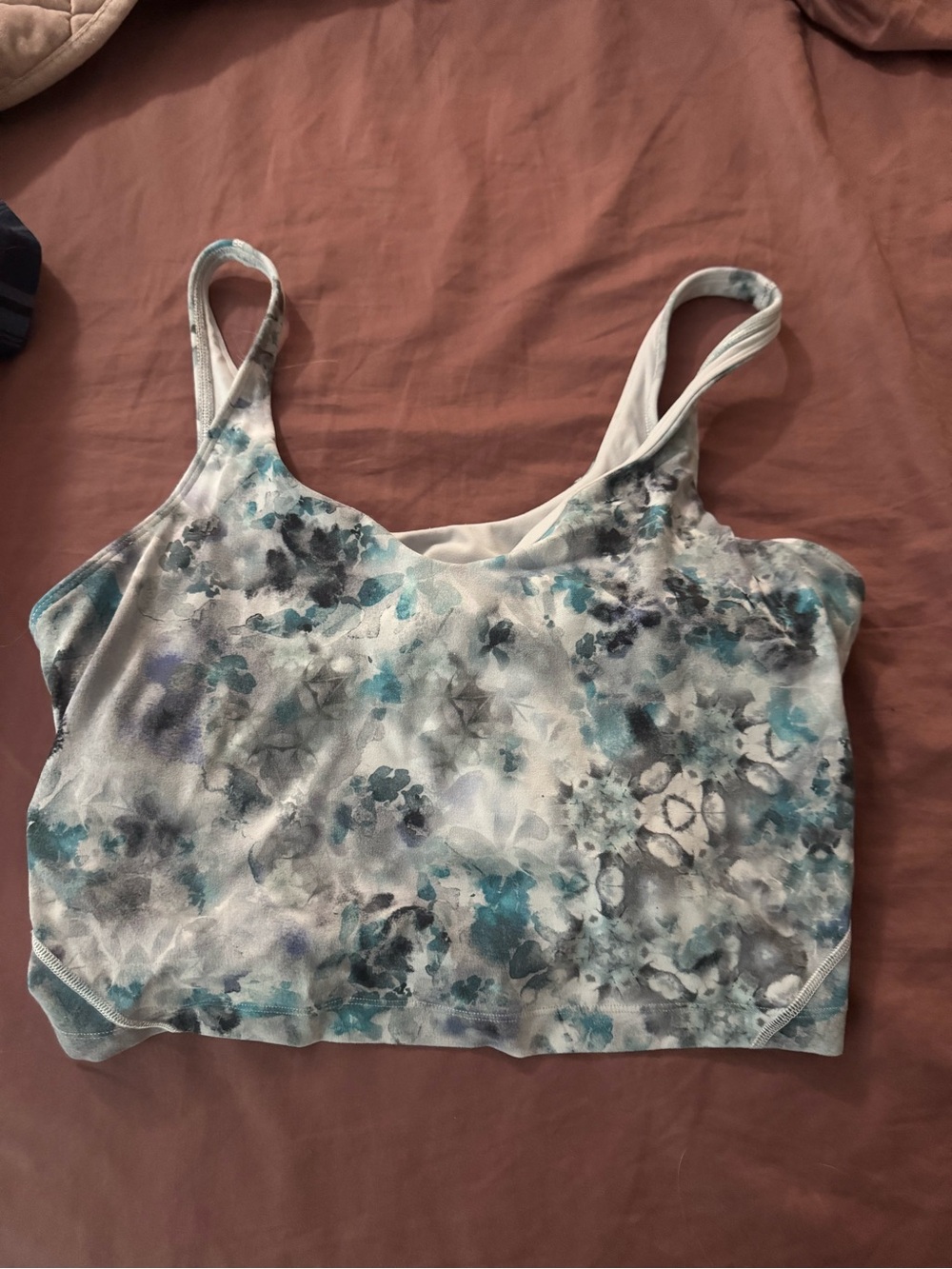 Lululemon cropped sports bra/ crop top
